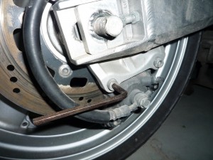 Schimbați cauciucul din spate kawasaki zzr 1200