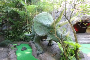 Mini-golf dino parc - divertisment în Phuket pentru întreaga fotografie de familie și descrierea cum se ajunge acolo