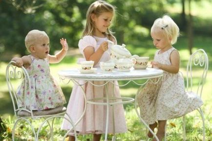Lehetséges az, hogy a gyermekek tea mentával hány éves kortól adni, használat, hasznos tulajdonságok és (kor) Lehetséges az, hogy a gyermekek tea mentával hány éves kortól adni, használat, hasznos tulajdonságok és