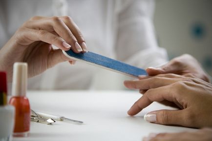 Manichiură de tăiere (manichiură și pedichiură) Decuparea manichiurului
