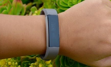 Áttekintés tracker FitBit alta, fitness - karkötő SmartWatch