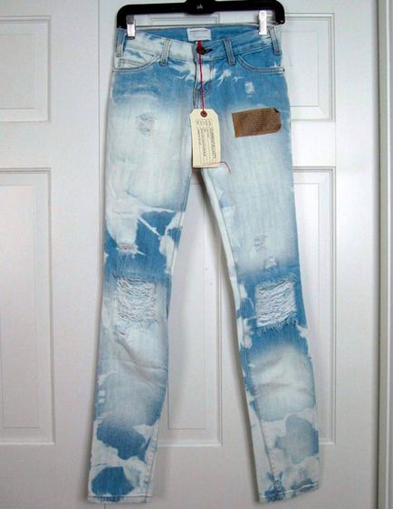 Звідки і чому виникла мода на рвані джинси