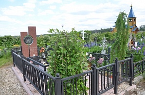 Monumentele de pe mormânt la cimitirul Pihtinsky de la 5960 r