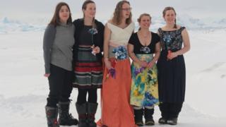 Перша британська весілля в Антарктиді - bbc російська служба