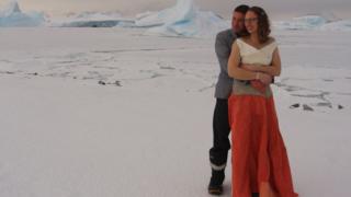 Prima nuntă britanică din Antarctica - serviciul rusesc bbc