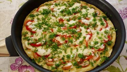 Піца на готовій основі на сковороді
