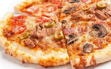 Pizza pe bază gata preparată într-o tigaie