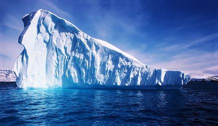 Чому айсберги не тонуть в морській воді