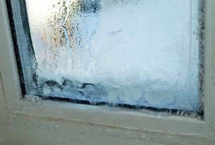 Miért jég képződik a műanyag ablakok