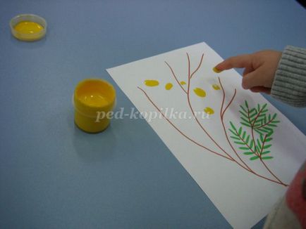 Mesterségek március 8-a kezét a fiatalabb csoport óvoda (kézműves március 8. a fiatalabbak workshop) Mesterségek március 8 kezét a fiatalabb csoport az óvoda