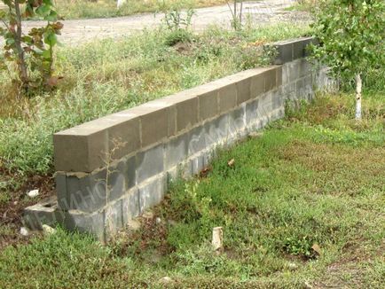Zid de susținere din piatră și beton - tehnologia de fabricare a mâinilor proprii