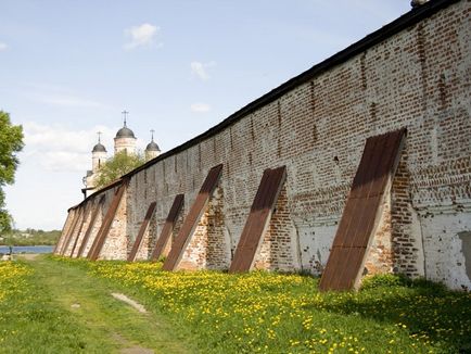 Підпірна стінка з каменю і бетону - технологія виготовлення своїми руками