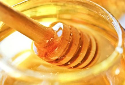 Proprietăți utile și contraindicații pentru miere de tei, care este curativă în compoziția sa, rău pentru bărbați