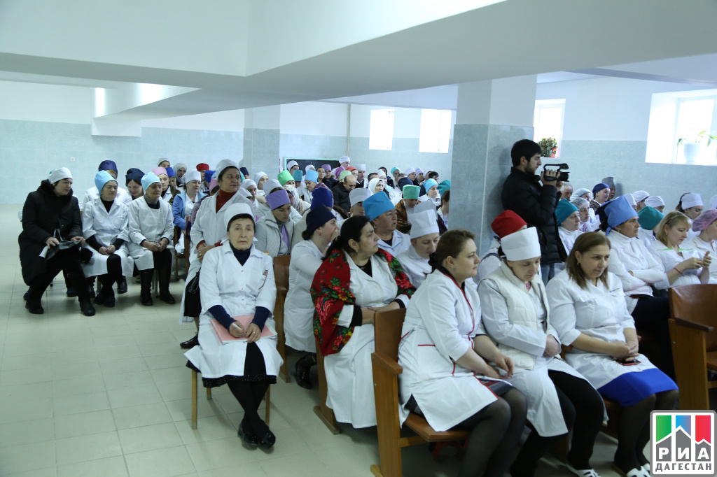 Ріа «дагестан» нового головного лікаря ЦРЛ Хунзахского району представили колективу