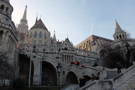 Bastionul pescarilor - un castel favorit al turistilor din Budapesta