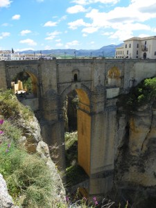 Ronda este un oraș deasupra defileului