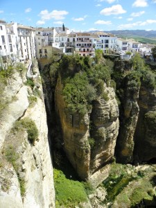 Ronda este un oraș deasupra defileului