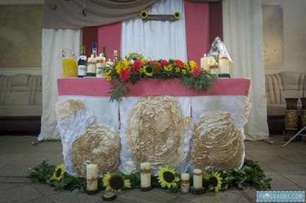 Rustic ceremonia de vizitare a floarea-soarelui și un copac la nunta de sergei și natalya