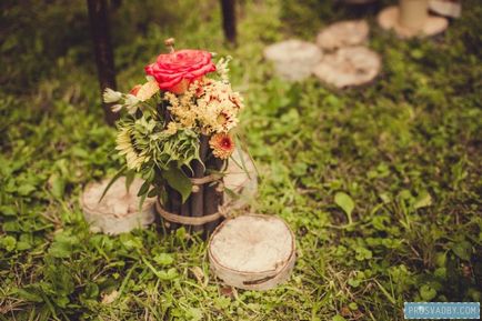 Rustic ceremonia de vizitare a floarea-soarelui și un copac la nunta de sergei și natalya