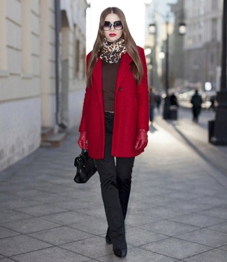 Шарф до червоного пальто (73 фото) який шарф підійде, як зав'язати поверх пальто червоного кольору,