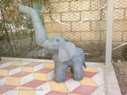 Elefant pentru grădina de spumă de montaj, țara de maeștri