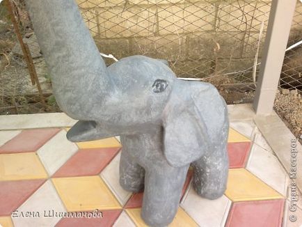 Elefant pentru grădina de spumă de montaj, țara de maeștri