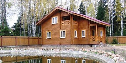 O casă de vis în care visează o casă de lemn
