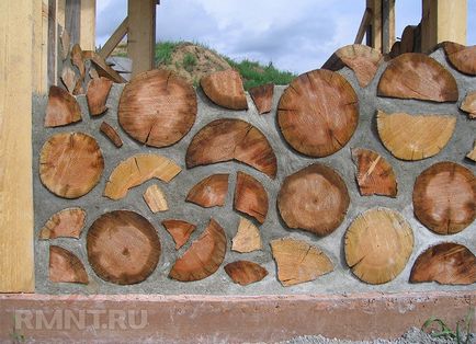 Будівництво будинку з полін і глини