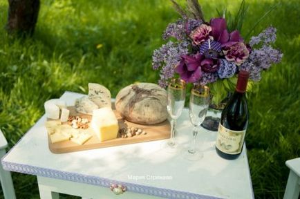 Esküvő a stílus Provence hagyományait Provence, a választás a mennyasszonyi ruha, lakberendezés