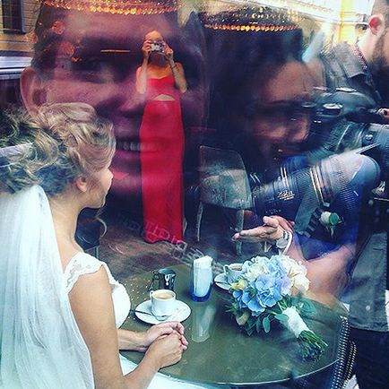 Nunta clip clip - exponat - Julia Topolnitskaya goatchenkova printre prietene, capac în loc de voal și