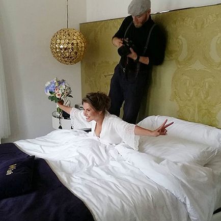 Nunta clip clip - exponat - Julia Topolnitskaya goatchenkova printre prietene, capac în loc de voal și