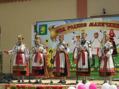 Textul cântecului de-a lungul căii, bulgăre de zăpadă - povestea folclorică (cu