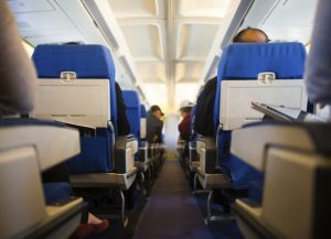Distracție în călătorii, cum să se comporte într-un avion în situații anormale 7 sfaturi importante