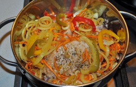 Coada de porc coapta în sos cu legume - fotorecepție pas cu pas a tocanului