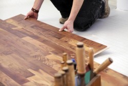 Laying laminat cu mâinile lor pas-cu-pas instrucțiuni, fotografie, video (ou) Plasarea laminat cu mâinile lor pas-cu-pas instrucțiuni, fotografie, video