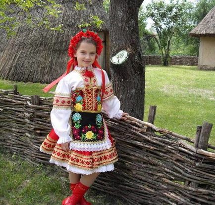 Costume pentru copii din Ucraina