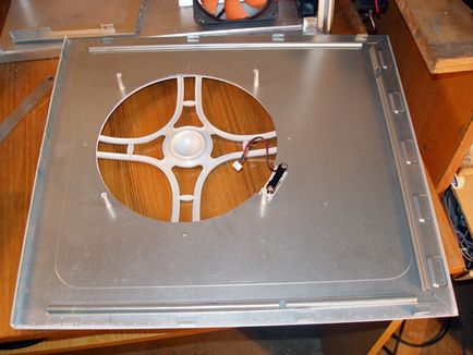 Telepítés egy nagy rajongója a házban, hogy a legjobb modding helyén (Globefan 220mm kék) Telepítés egy nagy rajongója a házban, a legjobb hely modding