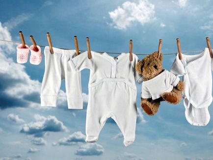 Догляд за одягом новонародженого