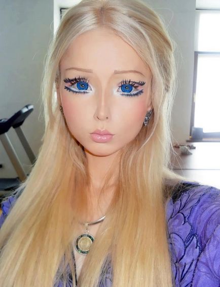 Valeria Lukyanova, cunoscută popular ca o păpușică barbie, sa arătat fără machiaj