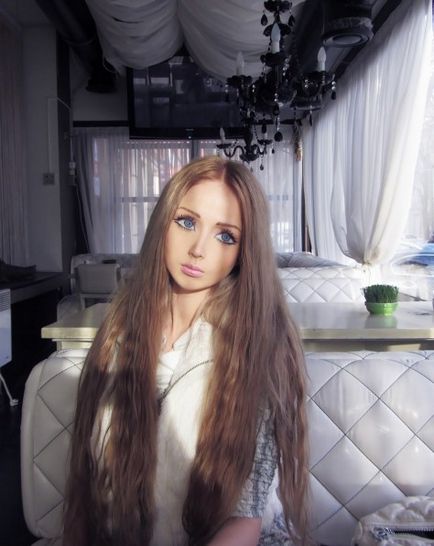 Valeria Lukyanova, cunoscută popular ca o păpușică barbie, sa arătat fără machiaj