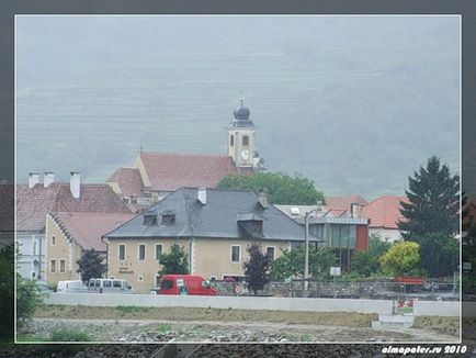 De-a lungul râului, de-a lungul zorilor