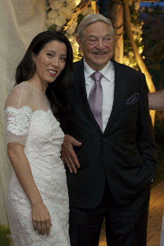 У мережі з'явилися перші фото з весілля мільярдера Джорджа Сороса