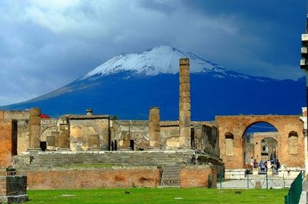 Vulcanul Vesuvius este cel mai faimos vulcan din Europa