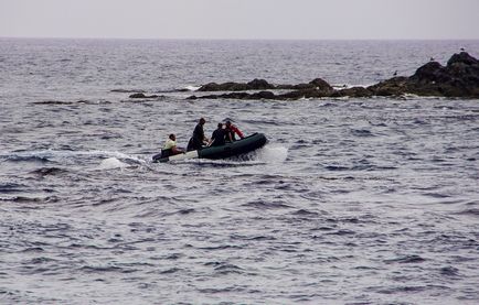 За дивовижними морськими красотами наполегливі сахалінци їдуть на мис велетень