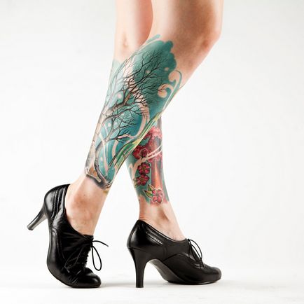 Жіночі татуювання на талії і на спині, красиві і модні тату для дівчат на попереку і на стегні,