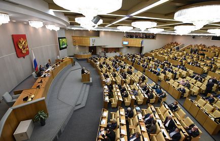 Жириновський їздить на «Ладі», зюганов - «на німця», а миронов - на мотовсюдихід - політика