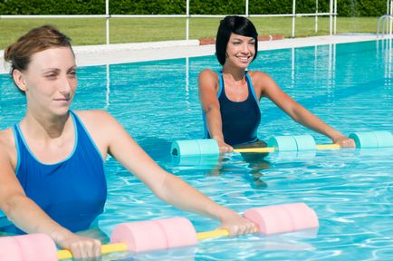 10 motive pentru a merge la piscina (piscina) 10 Motive pentru a merge la piscină
