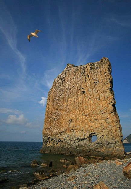 10 Cele mai impresionante stânci de mare