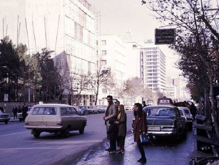 18 Fotografii rare care descriu viața de zi cu zi în Iran în anii 1960