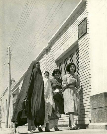 18 Рідкісних фотографій, на яких відображена повсякденне життя в Ірані в 1960-х роках